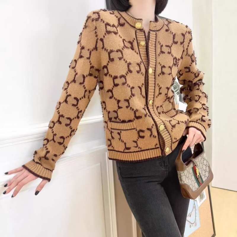 2026 New European and American Autumn/Winter Celebrity Style Three-Dimensional Letter Jacquard Knit Cardigan Wool Blend Short Sleeve 2026 New European and American Autumn/Winter Celebrity Style Three-Dimensional Letter Jacquard Knit Cardigan Wool Blend Short Sleeve