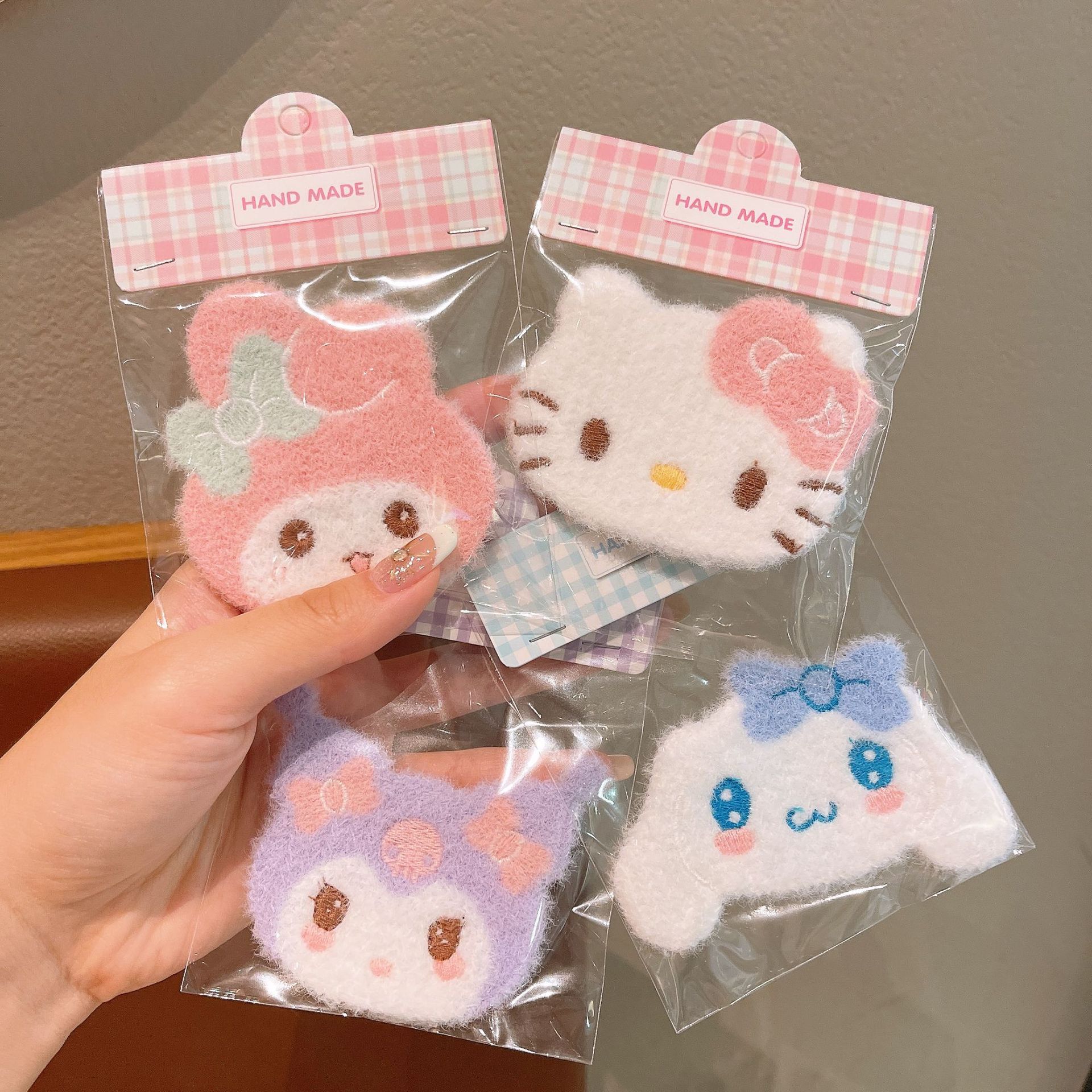 Nuevos clips para el pelo para niños Sanlio Capibara Kitty felinos peluche animación animal de dibujos animados de cabello para niñas
