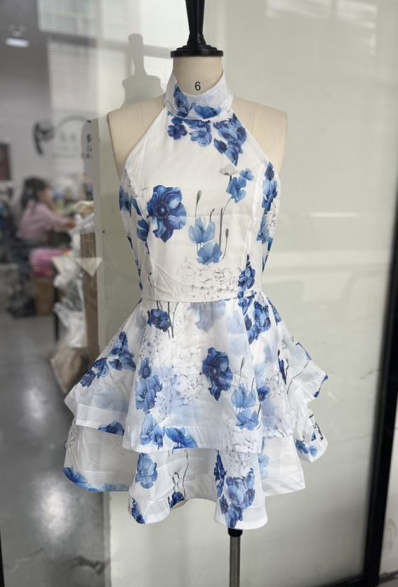 홀터넥 백리스 케이크 스커트-블루