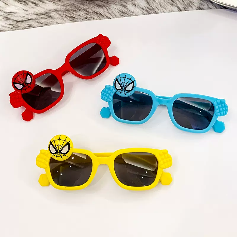 新款时尚儿童太阳镜可爱卡通足球装饰镜经典方框墨镜蜘蛛侠眼镜