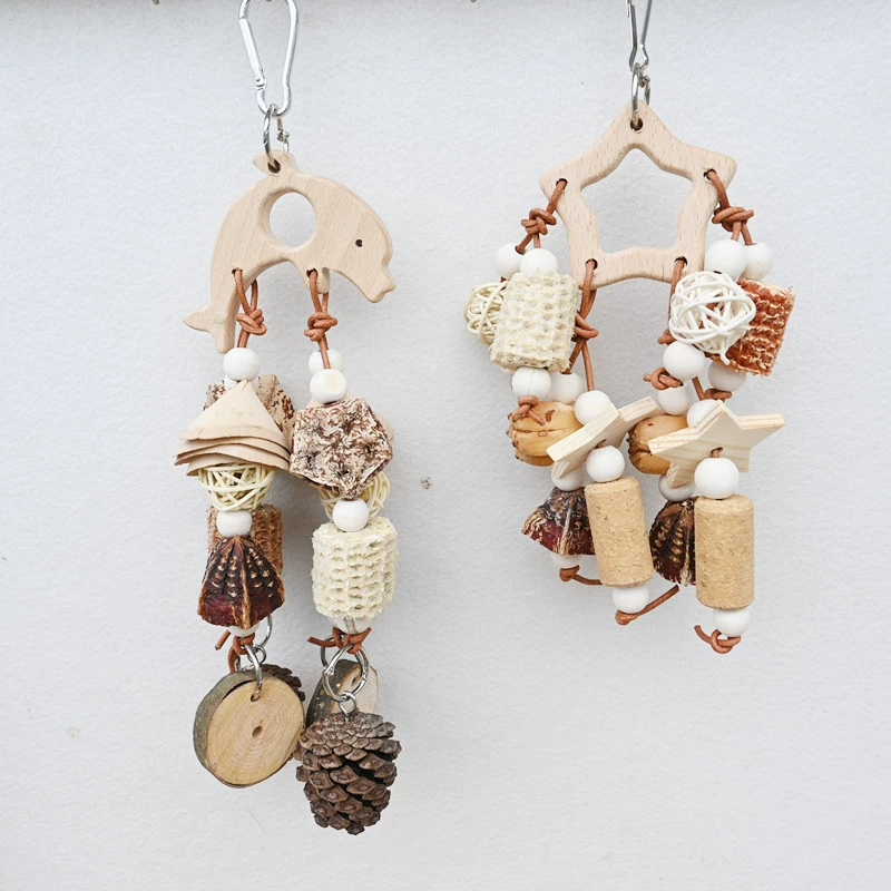 Птица-попугай игрушка древесный фрукт кусает шашлык сосновый кукурузный початок