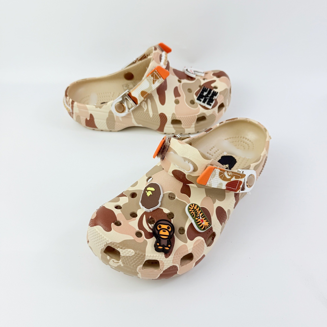 croos nuevo beep ape cabeza de adulto zapatos de agujero zapatillas frías para hombres y mujeres resbaladizas suelas suaves zapatos de playa