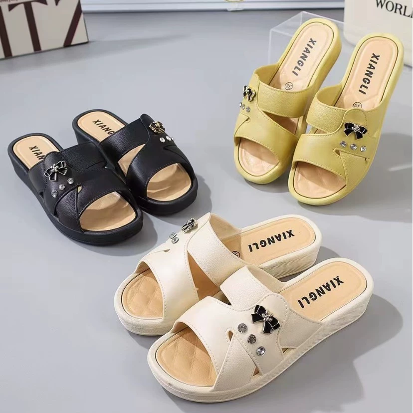 2025 новая модель женских модных тапочек на высоком каблуке, нескользящие, износостойкие, удобные, мягкие тапочки на высоком каблуке, распродажа по заводской цене