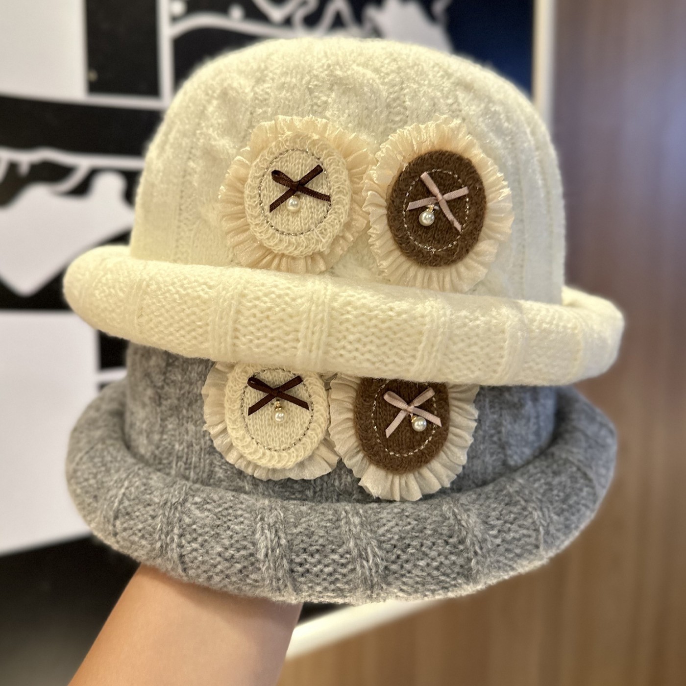 Gorro Sombrero Tejido de Lana Cálido con Moño de Poliéster para Invierno image 3