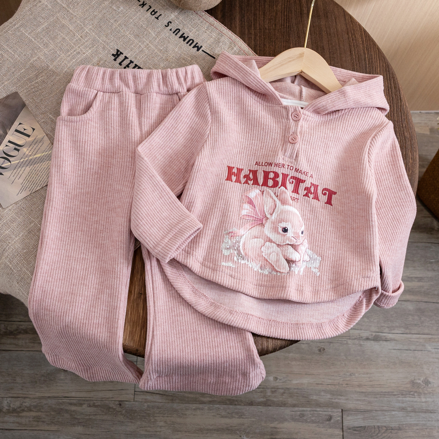 Girls autumn suit 2024 new children's fashionable little girl hooded sweatshirt rabbit baby girl autumn fashionable suit