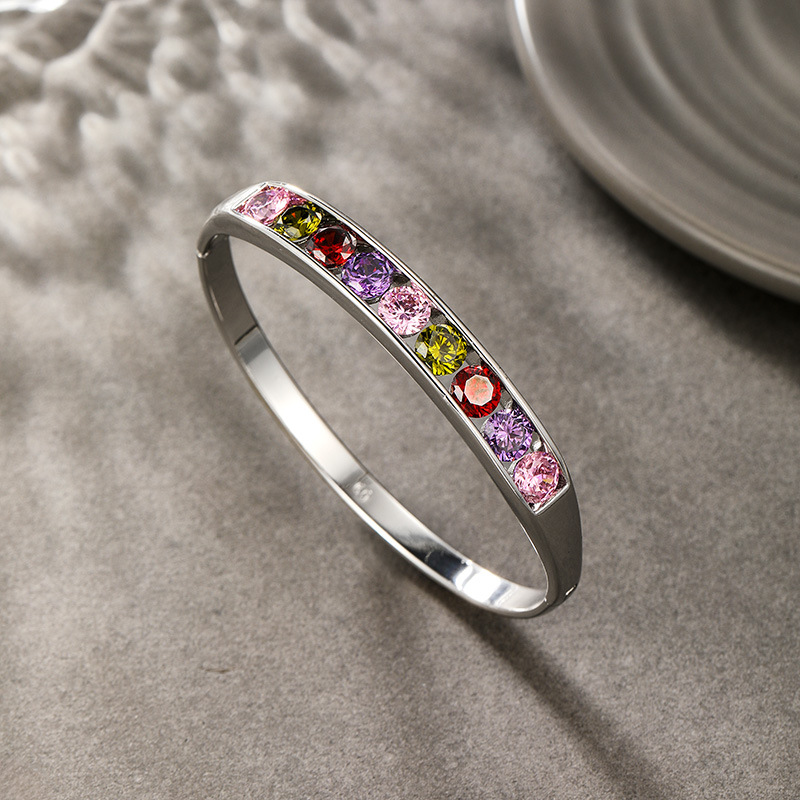 Xuping joyería nueva aleación galvanizada blanco incrustado color zircon temperamento de moda pulsera de mujer joyería personalizada