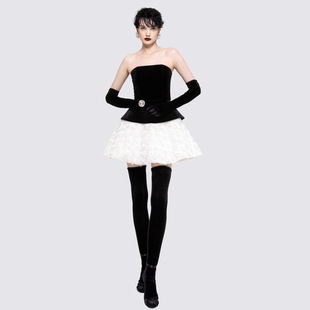 �羳�W��Ů�b�ļ��¿��Ը�Ĩ¶���z�q���w������ζ̶Y���B��ȹ