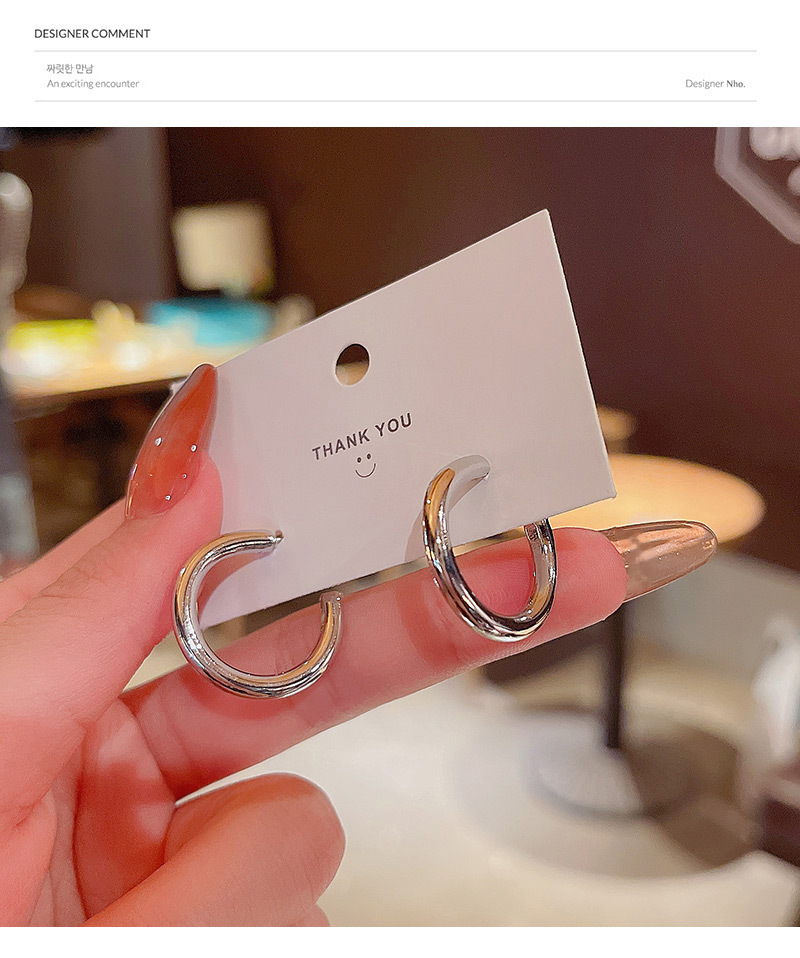 Korean version of the new plain circle personality earrings temperament simple earringspicture5