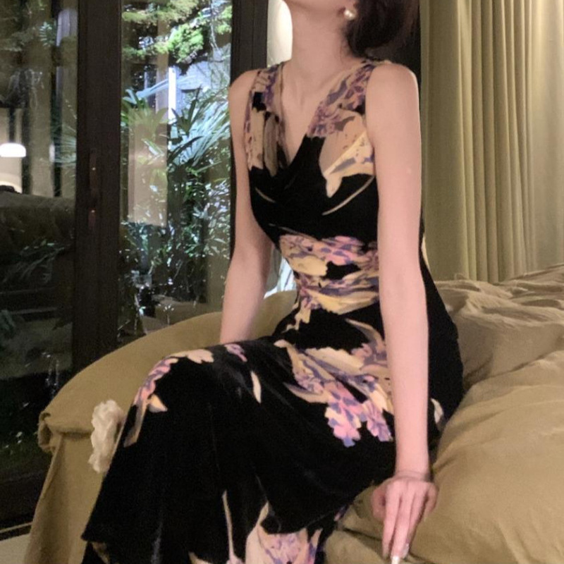 "Yumeiren" Rayon V-Neck Floral Dress for Women 2026 New Style Unique and Super Beautiful Long Dress "Yumeiren" Rayon V-Neck Floral Dress for Women 2026 New Style Unique and Super Beautiful Long Dress