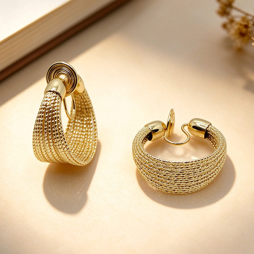 European and American Exaggerated C-Shaped Painless Mosquito Coil Ear Clips for Women, Retro Metal Multi-Layer Lines with a High-End Feel, Clip-On Earrings