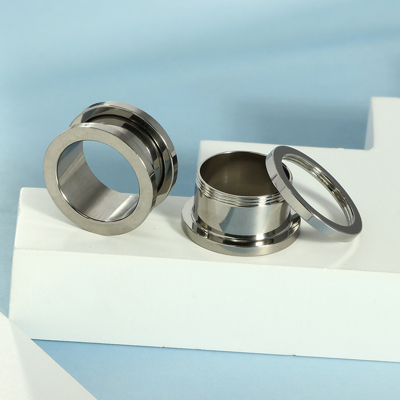 Pointed titanium steel lip stud product view
