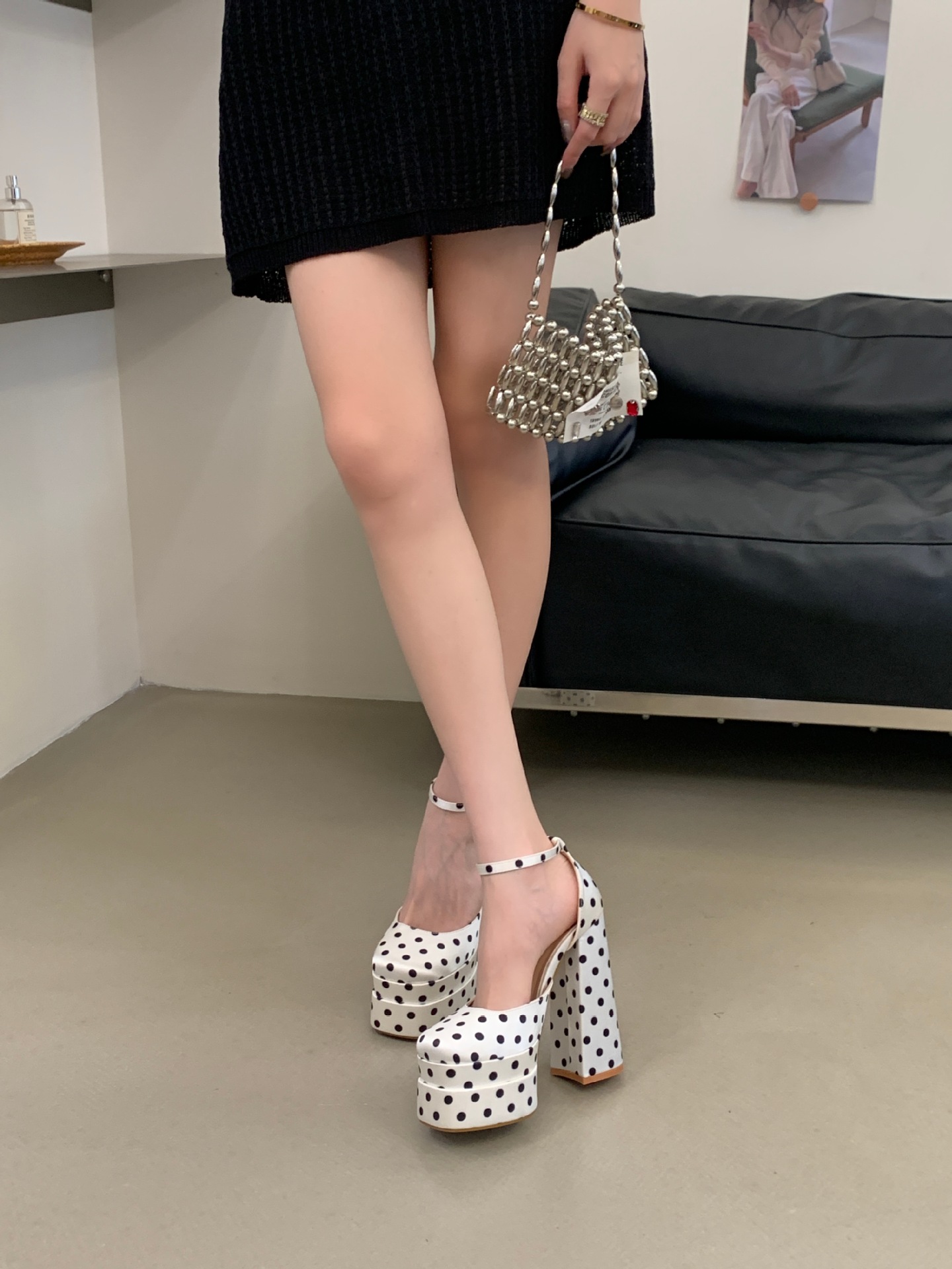 Sandal cao gót nữ mũi vuông hở mũi, gót to bản, đế platform, chất liệu satin chấm bi — màu đen chi tiết 8