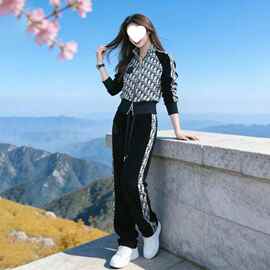 新款时尚小妈风运动服套装女2026洋气减龄外套阔腿裤两件套