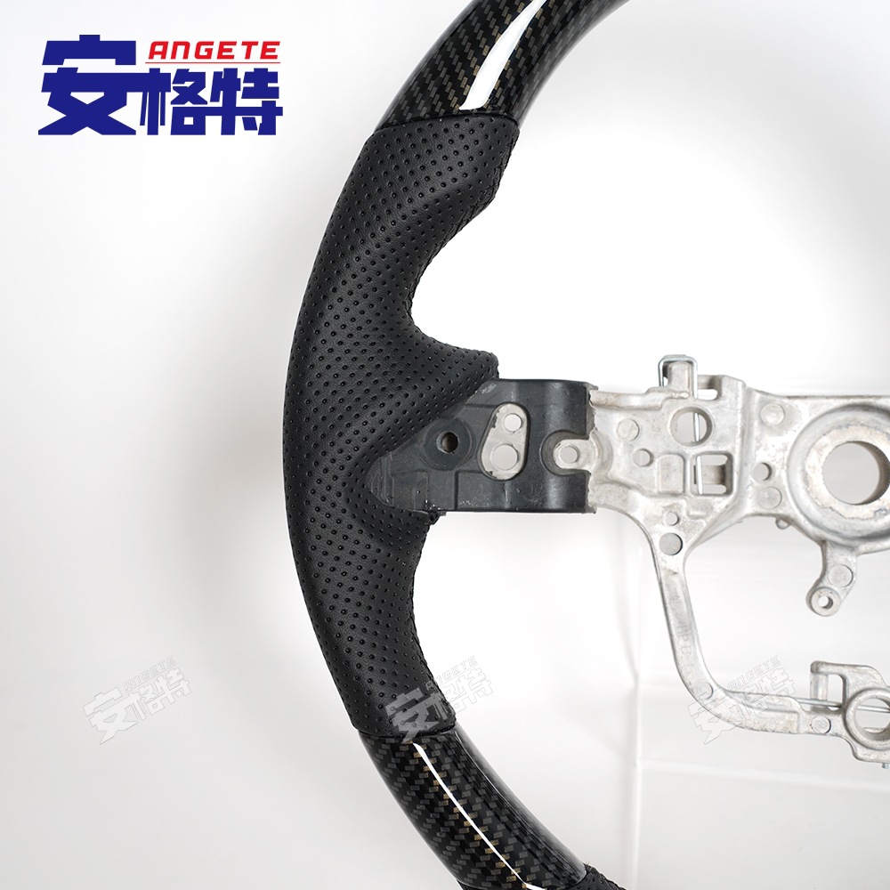 Suitable for Toyota NoahVoxy90 Innova ZENIX imitation carbon fiber car steering wheel modification