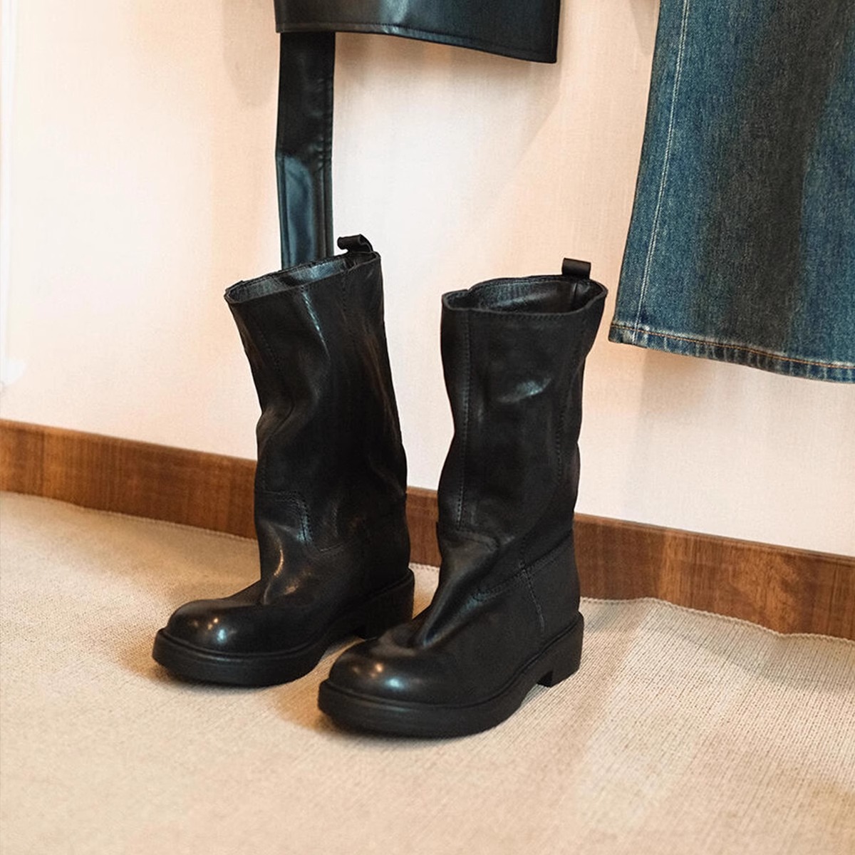 Oryginalne skórzane czarne buty damskie z okrągłym noskiem i marszczeniami do połowy łydki, brytyjskie, codzienne buty do jazdy konnej, krótkie buty, nowości na jesień/zimę 2025_voghion.com