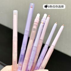 ゲルラスの両頭の唇の線のペンの裸の色のブツブツの唇の豊かな唇は唇を持って寝て蚕のペンの糸は滑って染めにくいです。