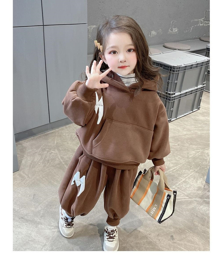 Plysjsett for jenter 2023 nye friterte gatehøst vinterklær barne- og guttesport fortykket genser_voghion.com