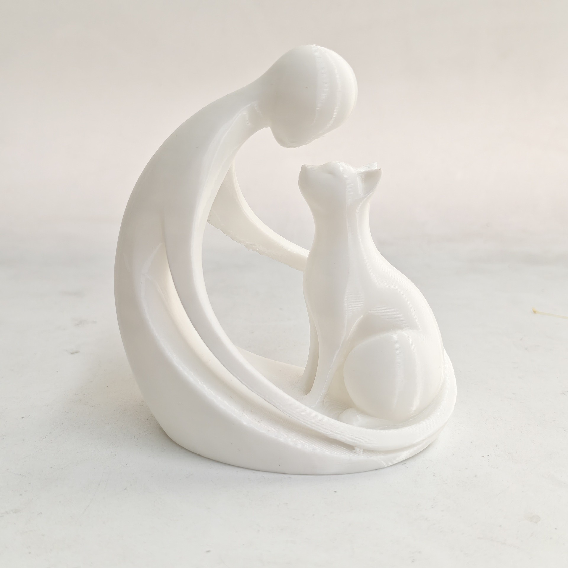 Nuevos productos transfronterizos impresos en 3D esculturas humanas y gatos adornos de escritorio abstractos modernos para los amantes de las mascotas juguetes decorativos
