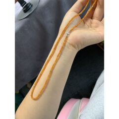 絶美高颜値! レトロな黄色の翡翠のネックレスの新しい中国式の首のチェーンは手の3回転の小米の玉のチェーンの赤い本を巻きます。