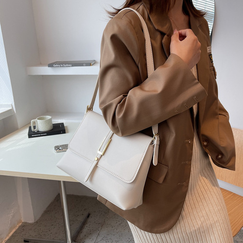 Cross-border premium European and American-style bags: Retro shoulder & underarm bags — 2024 new trendy niche design, chic small square crossbody bags
