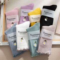 堆堆襪子女秋冬新品中筒襪ins風刺繡小雛菊女襪抽條花邊棉襪批發