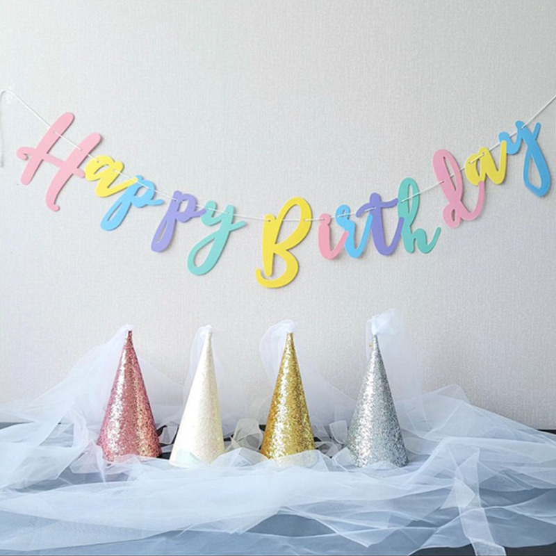 Grandi palloncini blu a forma di numero per decorazioni e sfondo per la festa del primo compleanno di bambini e bambine._voghion.com