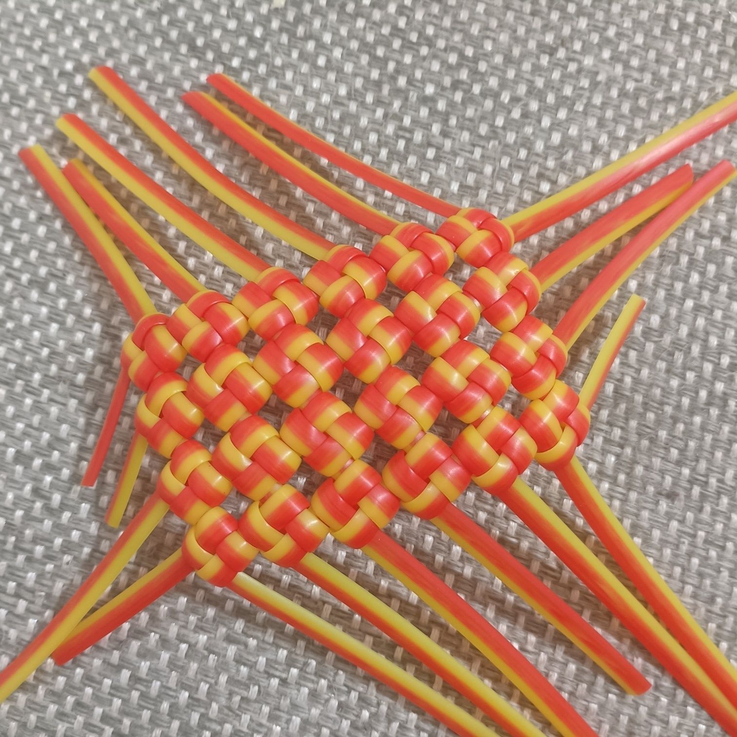 뉴 옐로우 레드