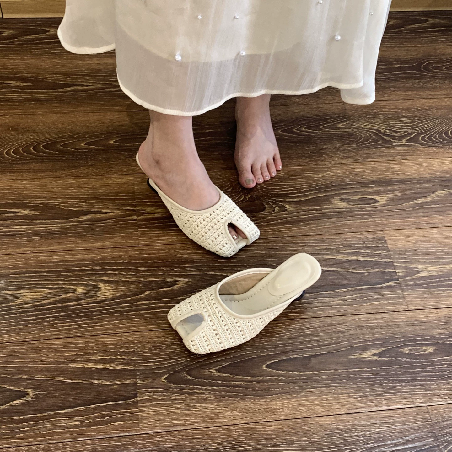 Летний ветерок туфли на высоком каблуке нише бохемские Birkenstock женская верхняя одежда 2025 летний отпуск заплетённый толстый каблук Баотоу сандалии