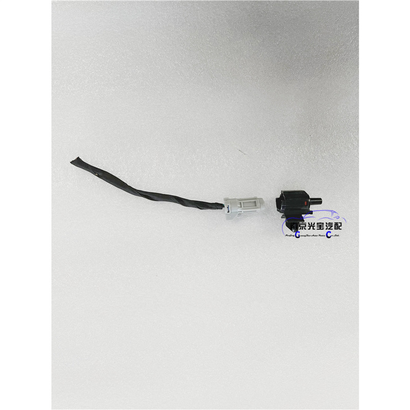 适用于荣威RX5i6i5rx8新款MG6MGGSZSHS室外温度传感器 车外传感器