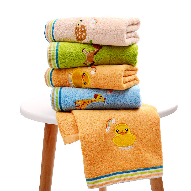 Regenerated cellulose fiber embroidered cartoon animal kingdom bamboo fiber towel giraffe bright color wood fiber face towel