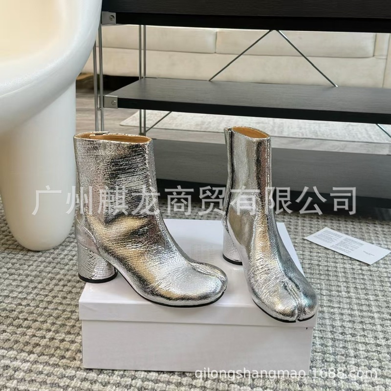 高端2025秋冬时髦真皮复古粗跟分趾马丁靴猪蹄短靴显瘦时装单靴女|undefined