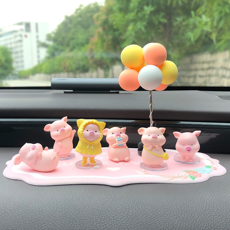 Adornos para el automóvil Adornos de la consola central del automóvil del cerdito de la red de Internet Adornos para el automóvil Dibujos animados creativos Decoración linda del automóvil Mujer