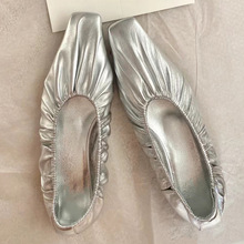 银色褶皱单鞋女2024新款夏软皮浅口方头一脚蹬平底芭蕾舞奶奶鞋
