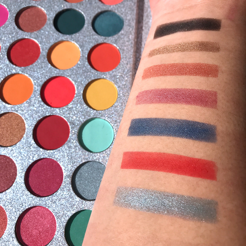 Dubai transfronteriza 63-color plegable multi-color sombra de ojos placa fábrica en stock al por mayor pelo generación perla mate no maquillaje