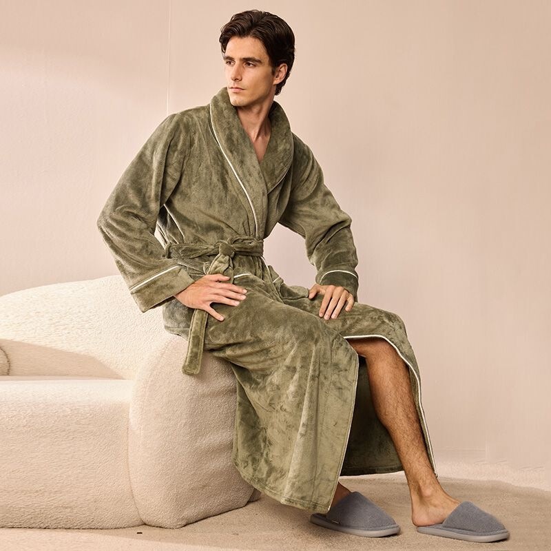 Men's oversized, extra-long, loose-fitting, warm, and comfortable coral fleece bathrobe for autumn and winter