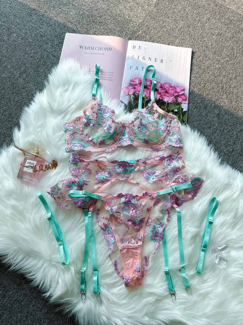 Mulan Europa y América delgada industria pesada bordada empalme cinturón de cinturón de calcetín sujetador sexual interesante conjunto de ropa interior