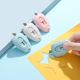 收纳盒;衣钩/挂钩;清洁球/刷