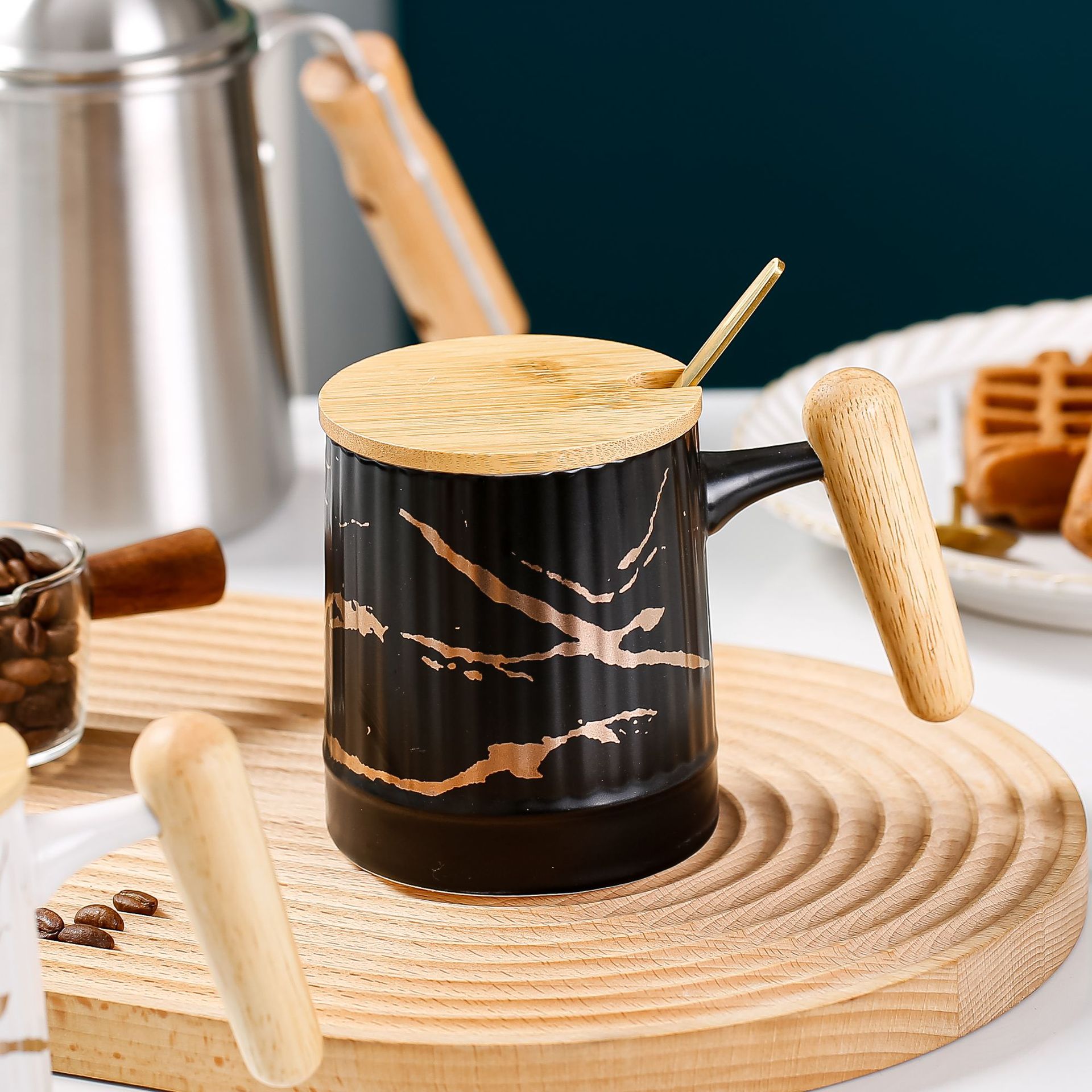 Oriente medio patrón de piedra de cerámica cubierta de la manija de madera Taza taza creativa con tapa cuchara Oficina taza de agua de regalo Taza regalo de la mano