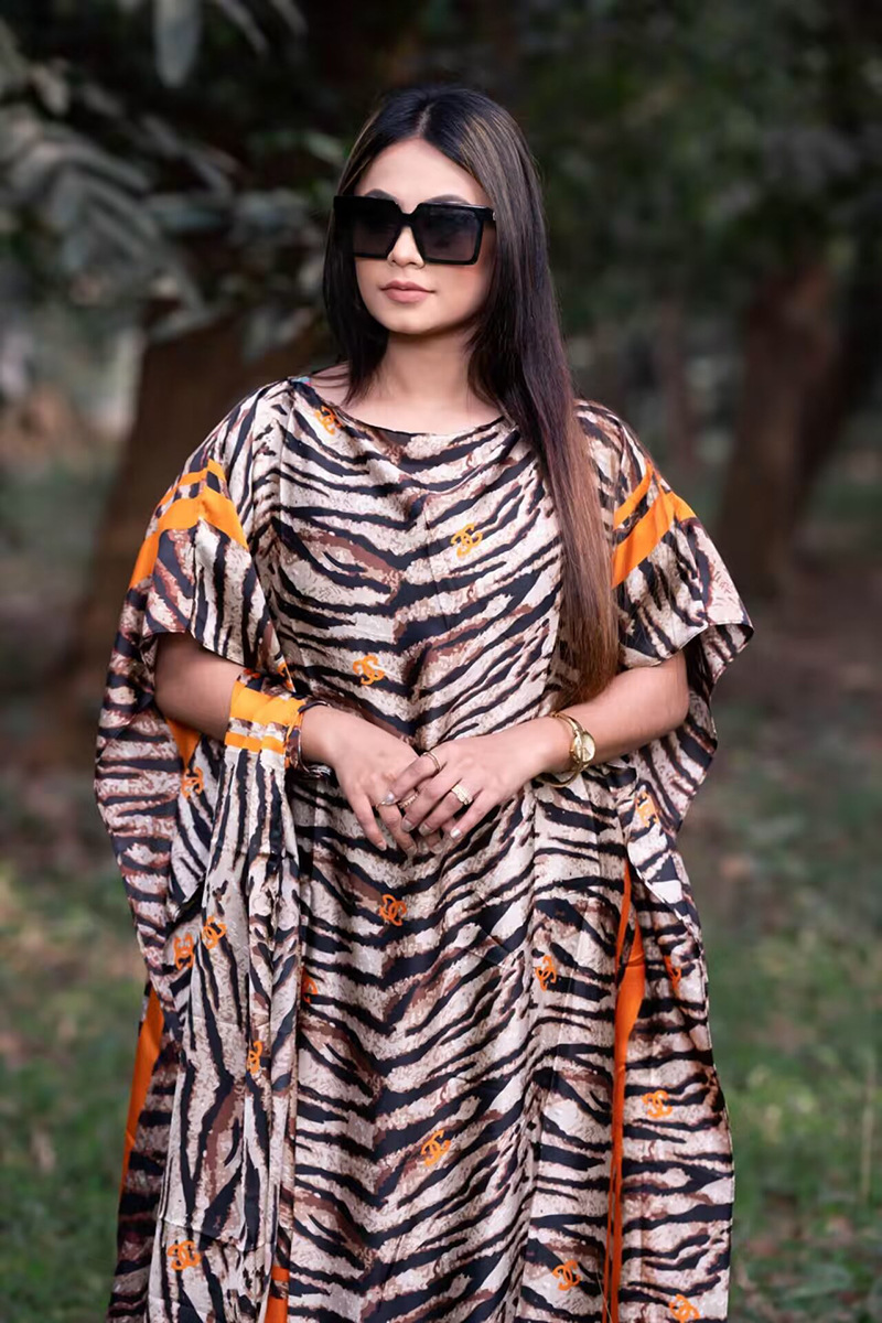 2025 primavera y verano nuevo Amazon venta rápida ropa malaya camisa de arena imitación seda brocado ropa de protección solar de vacaciones de playa