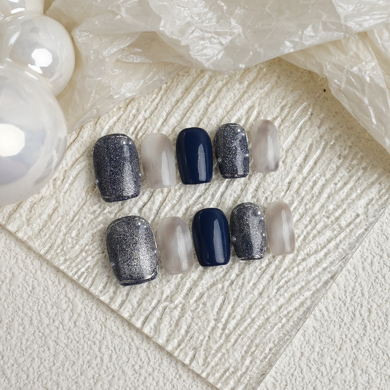 Hand-Wearing Armor Blue Cat's Eye Hand-Painted Dyeing to Show White High-Level Wearable Manicure Finished Nail Stickers Short