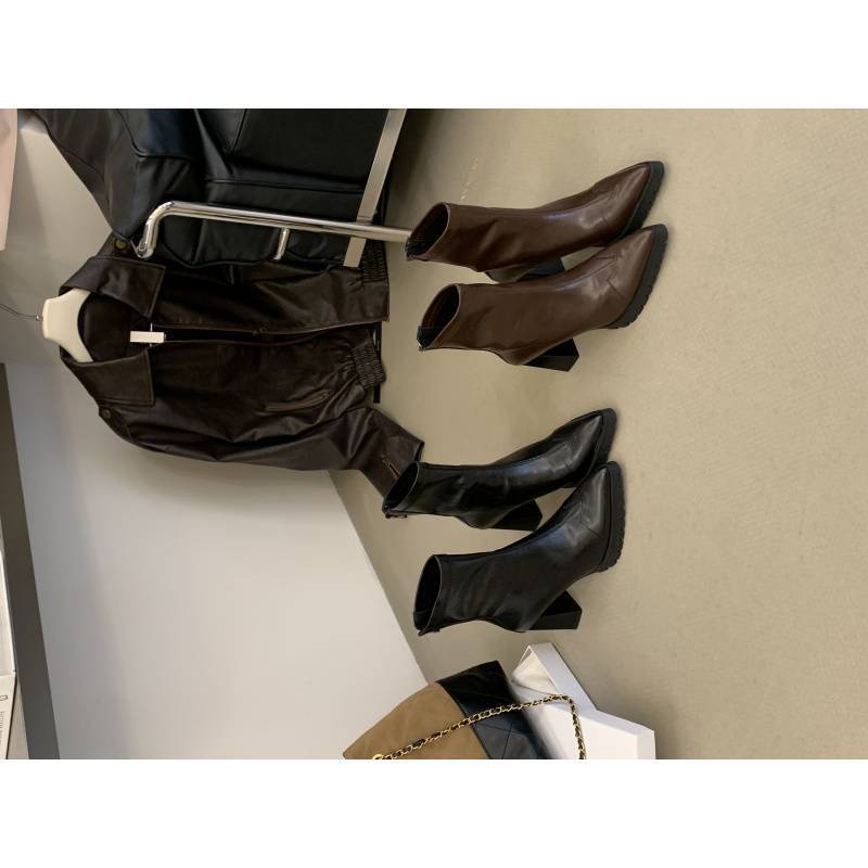 Early autumn pointed-toe platform chunky heel high-heeled ankle boots with a Maillard leather finish and a back zipper, paired with a skirt and wide-leg jeans