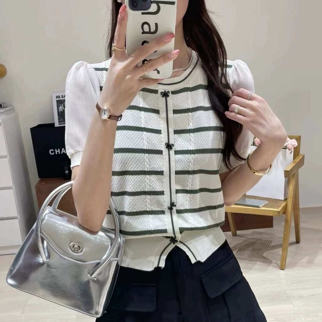 Летний тонкий и милый топ для женщин с круглым вырезом и короткими рукавами в полоску контрастного цвета