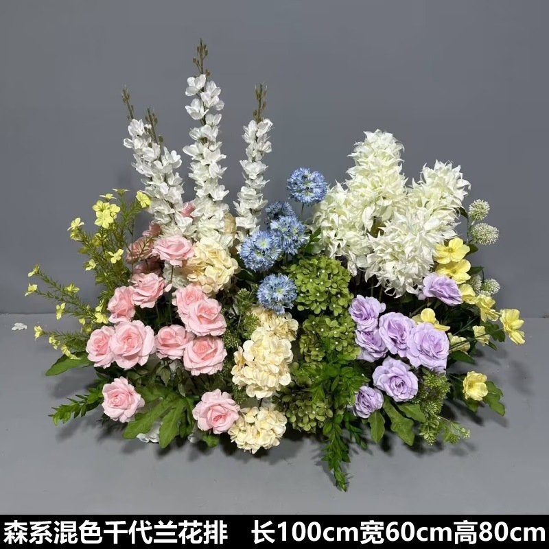 Flor de la boda de la flor Chiyeya rosa roja fila de orquídeas fila de flores bosque escena de compromiso decoración de la boda fondo de decoración