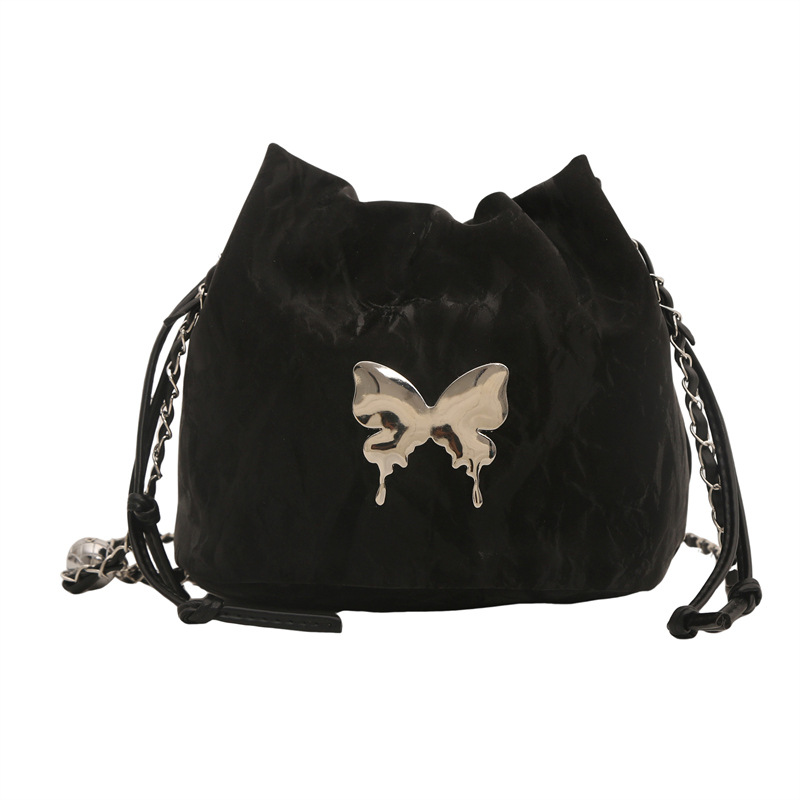 2024 nuevo diseño de nicho de la cadena popular de este año bolso pequeño bolso de mensajero de mariposa femenino hermoso bolso de cubo de un solo hombro