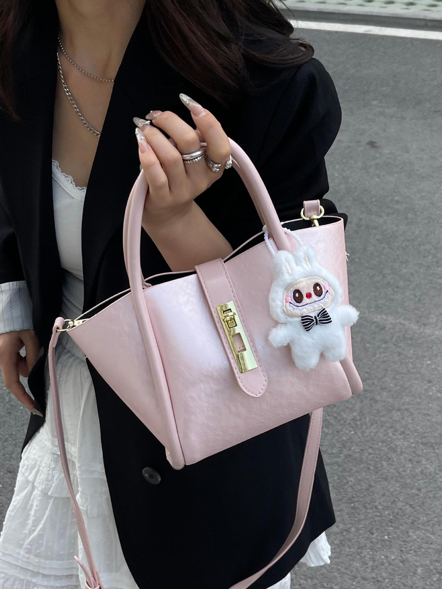 Bolso de canasta de verduras transfronterizo para mujer 2025 nuevo bolso de mensajero de viaje de moda, bolso de cubo de todo fósforo con personalidad de nicho