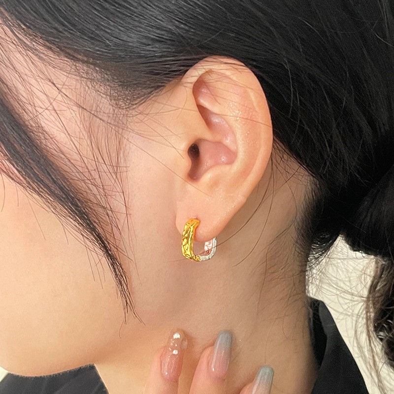 S925 plata esterlina oro y plata split color Beat patrón cuadrado pendientes de las mujeres de estilo frío de moda retro del todo-fósforo de alto grado pendientes