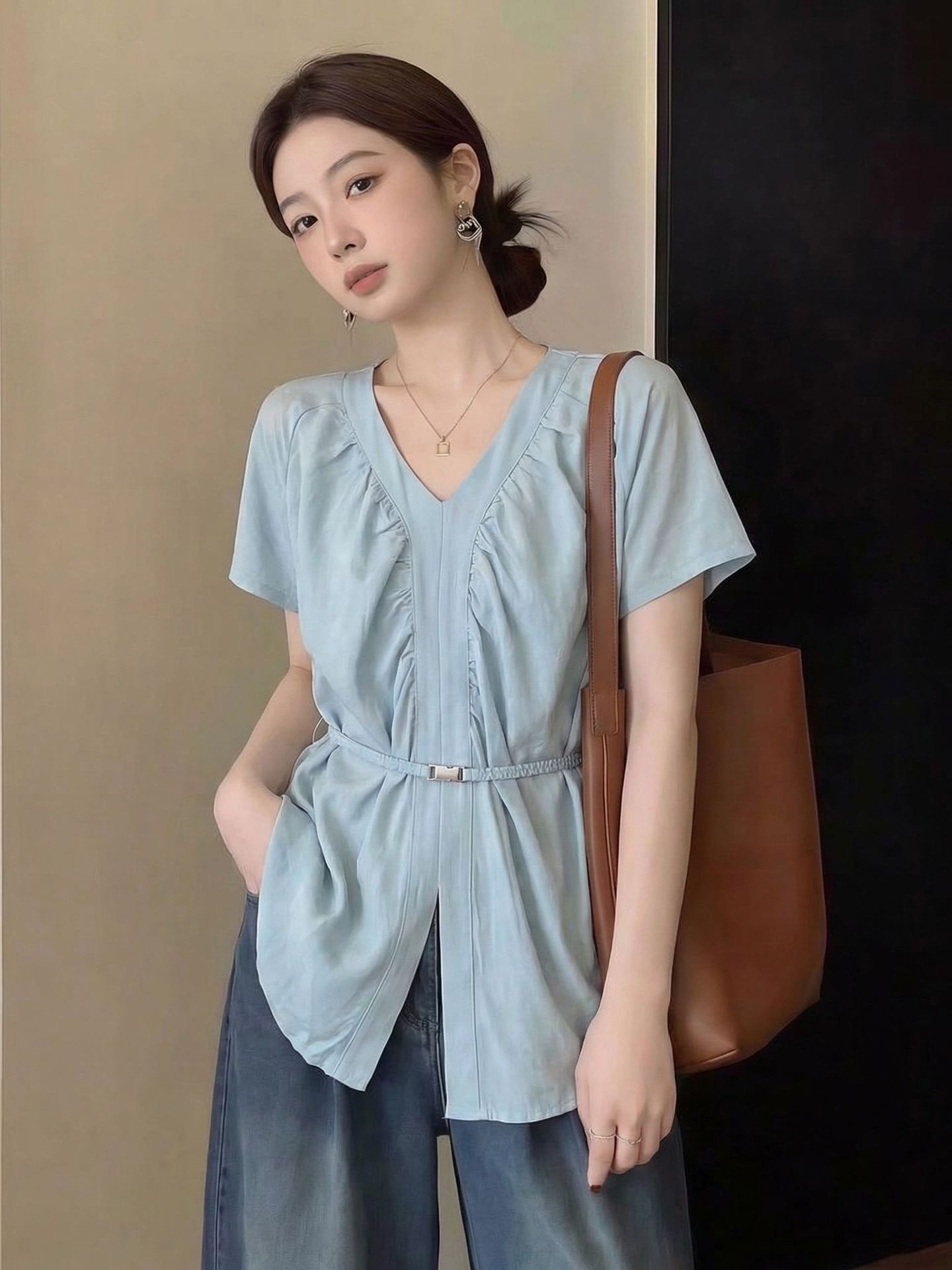 Áo sơ mi nữ cổ V tay ngắn phong cách Hàn Quốc đơn giản, chất liệu cotton thoáng mát — xanh lam