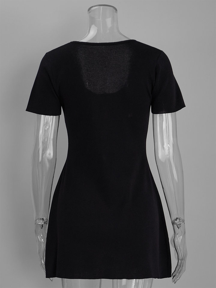 Đầm ngắn dáng chữ A cổ V sâu cài khuy một hàng, tay ngắn dệt kim, eo cao tôn dáng — 100% viscose, Có sẵn đủ màu, đủ size, trọng lượng: 290g, Màu be, Màu kaki chi tiết 27