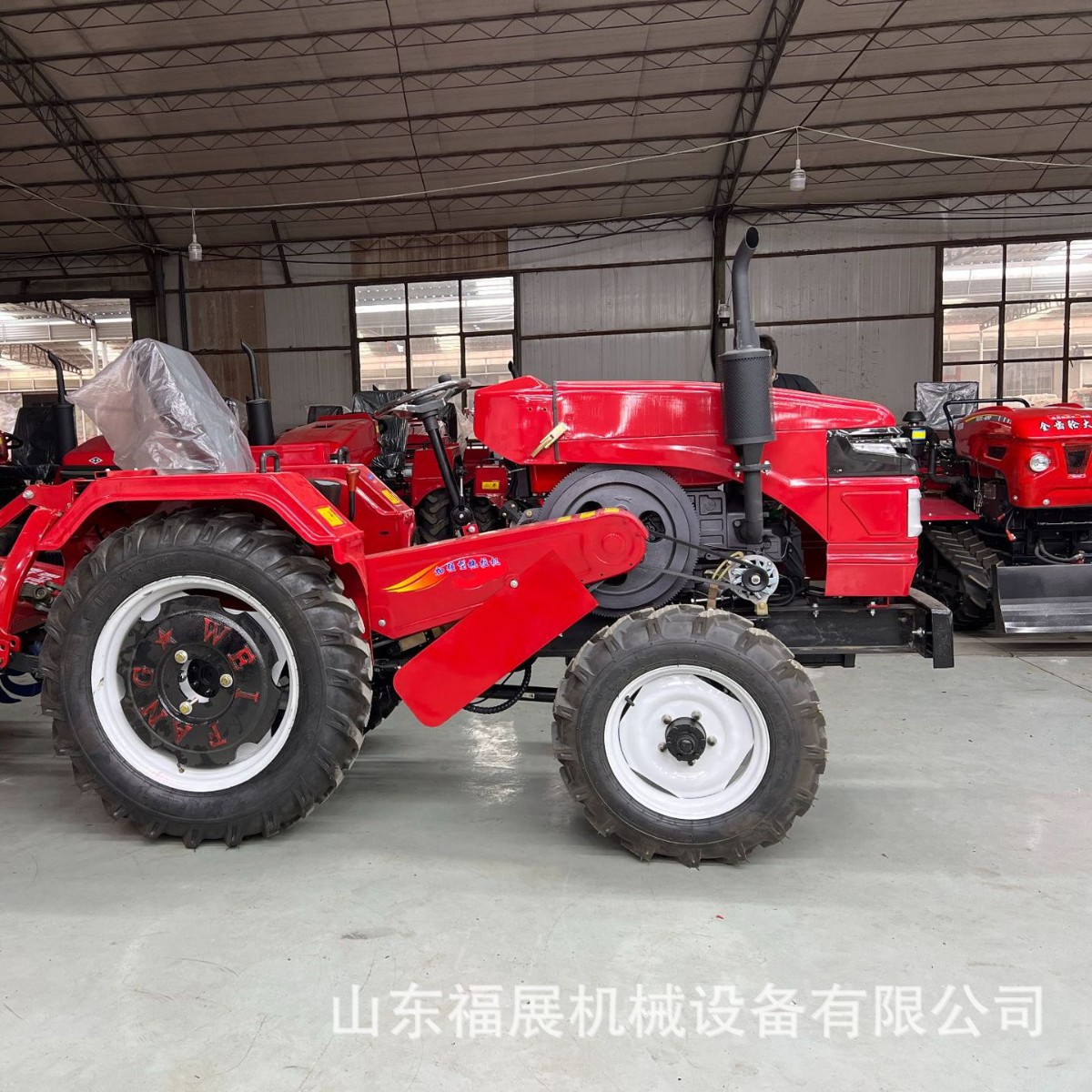 28马力小型四轮拖拉机 大棚偏坐四驱旋耕机 果园开沟施肥回填机
