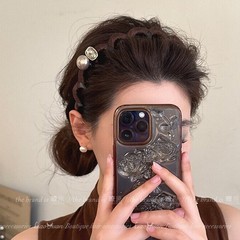 フランス式の優雅な真珠の高い頭の頂のカチューシャの女性の高級感の2025新型の滑り止めの歯の飾りの日常の外はカチューシャをつけます。
